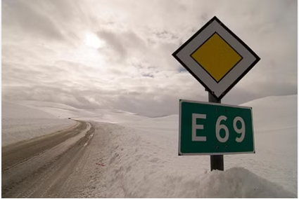 E69 Highway: North Pole